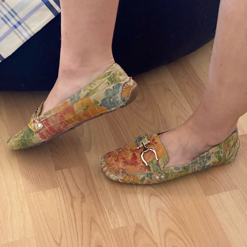 MULTICOLORED ANNE KLEIN LOAFERS
